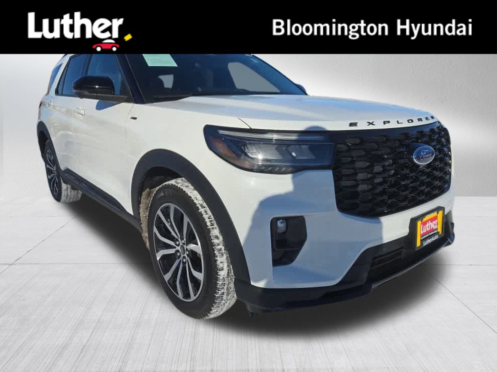 2025 Ford Explorer ST-LINE's photo