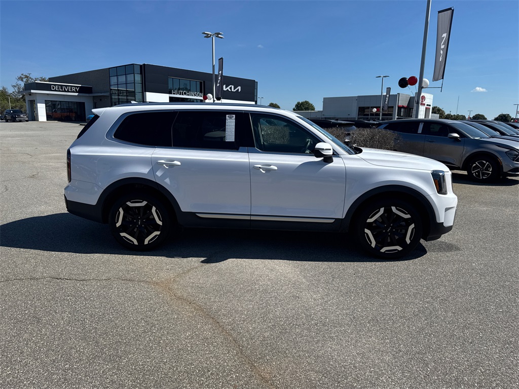 2023 Kia Telluride EX photo 2