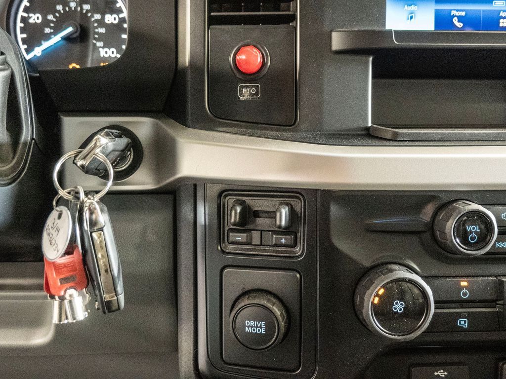 2024 Ford F-600 photo 17
