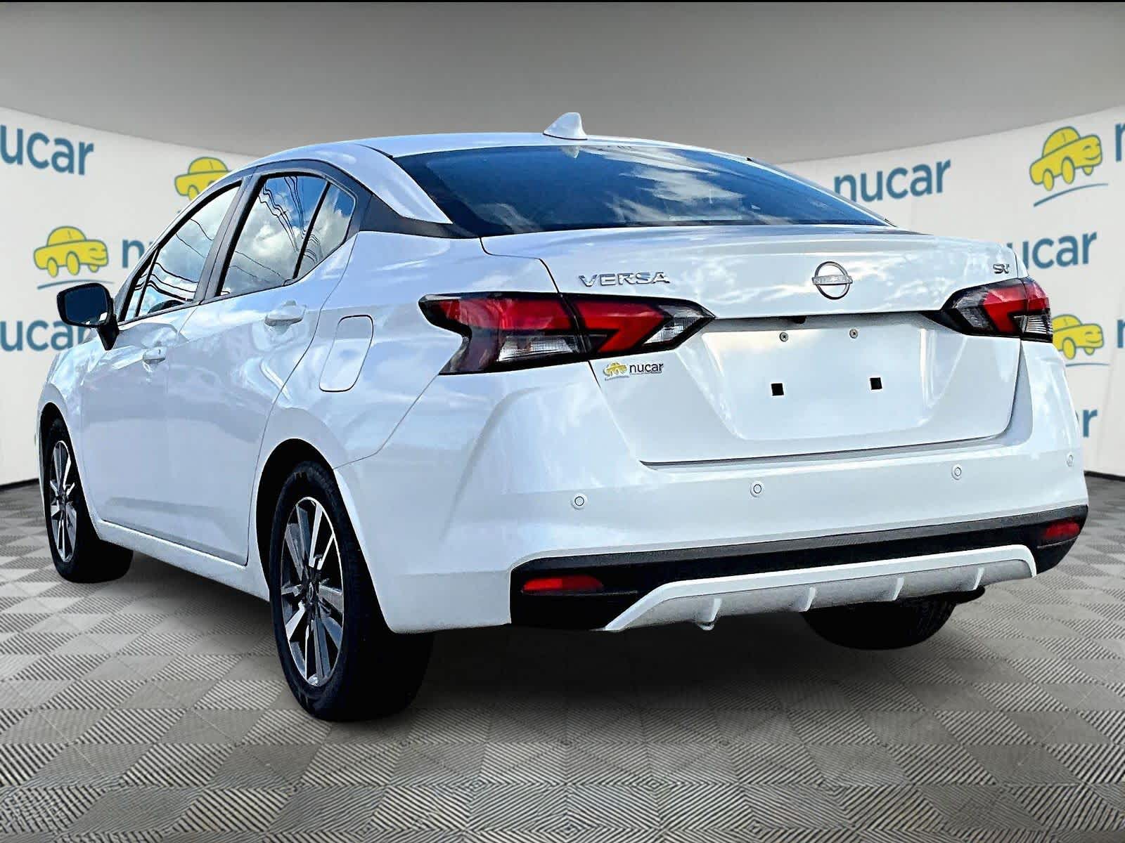2023 Nissan Versa SV photo 4