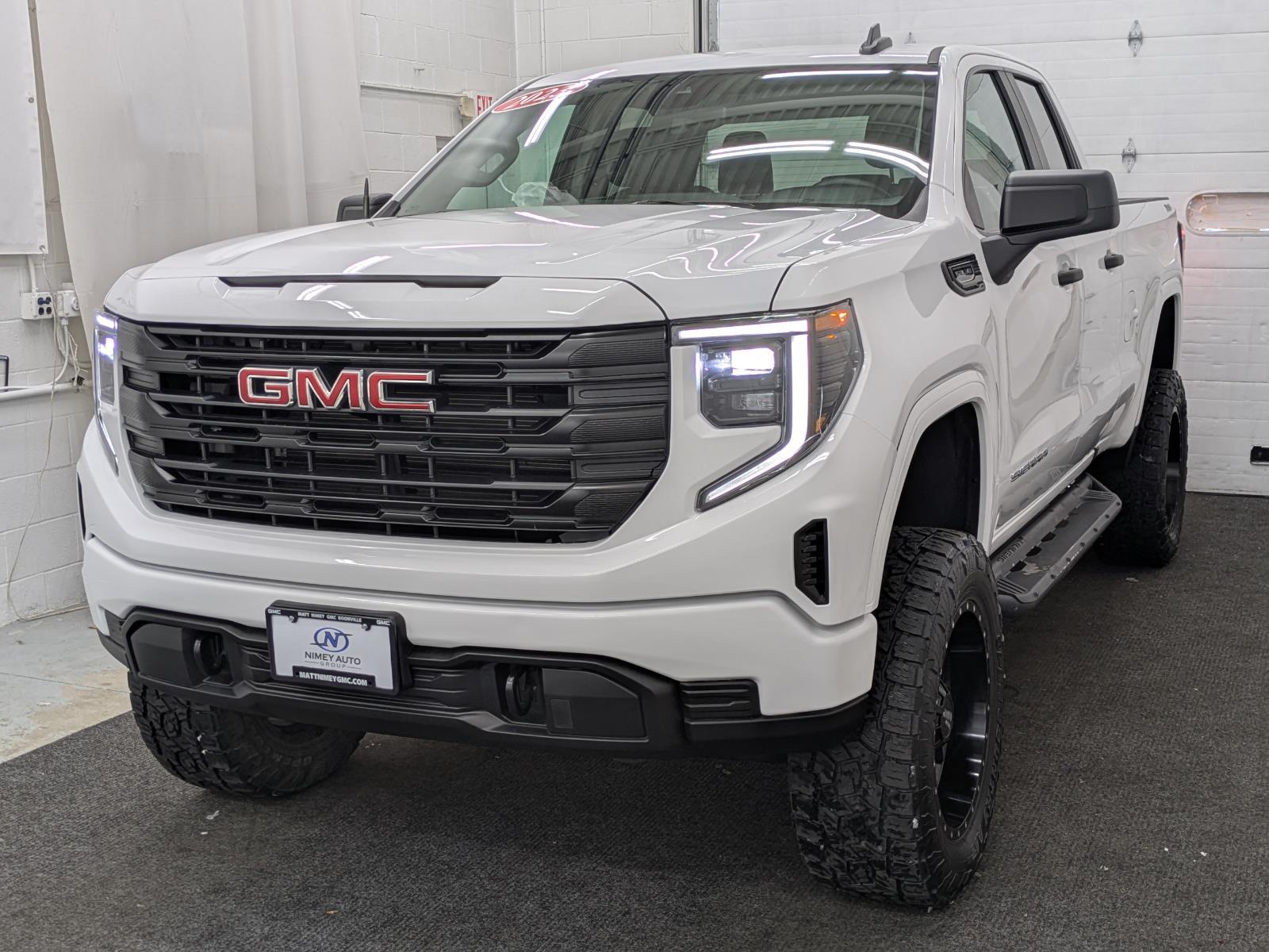 2023 GMC Sierra SLE's photo