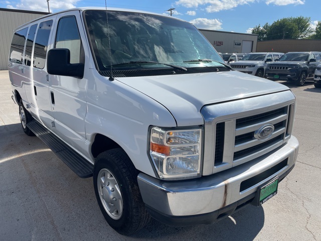 2011 Ford E-350 photo 3