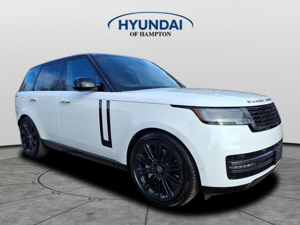 2025 Land Rover Range Rover SE's photo