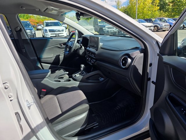 2023 Hyundai Kona SEL photo 9