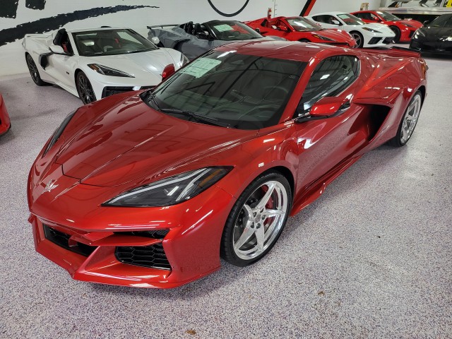 2026 Chevrolet Corvette E-Ray 2LZ photo 3