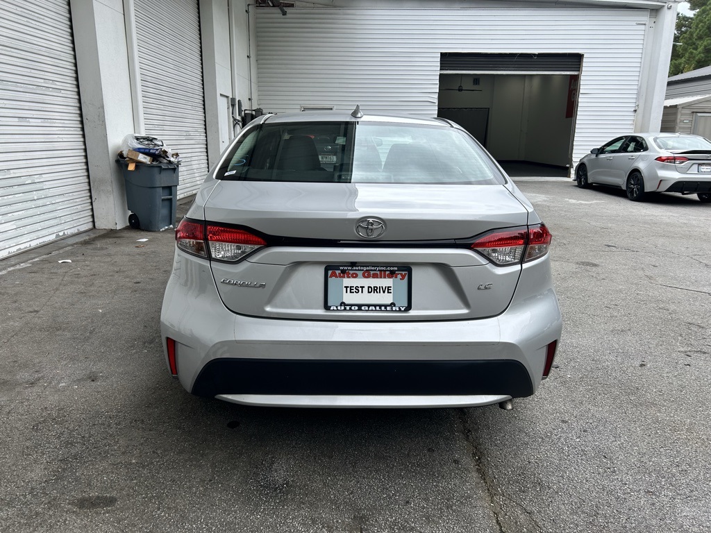 2021 Toyota Corolla LE photo 3