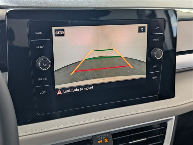 2025 Volkswagen Taos SE photo 12