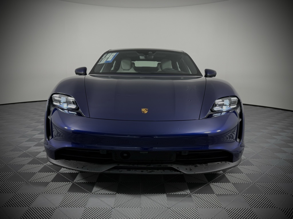2024 Porsche Taycan photo 7