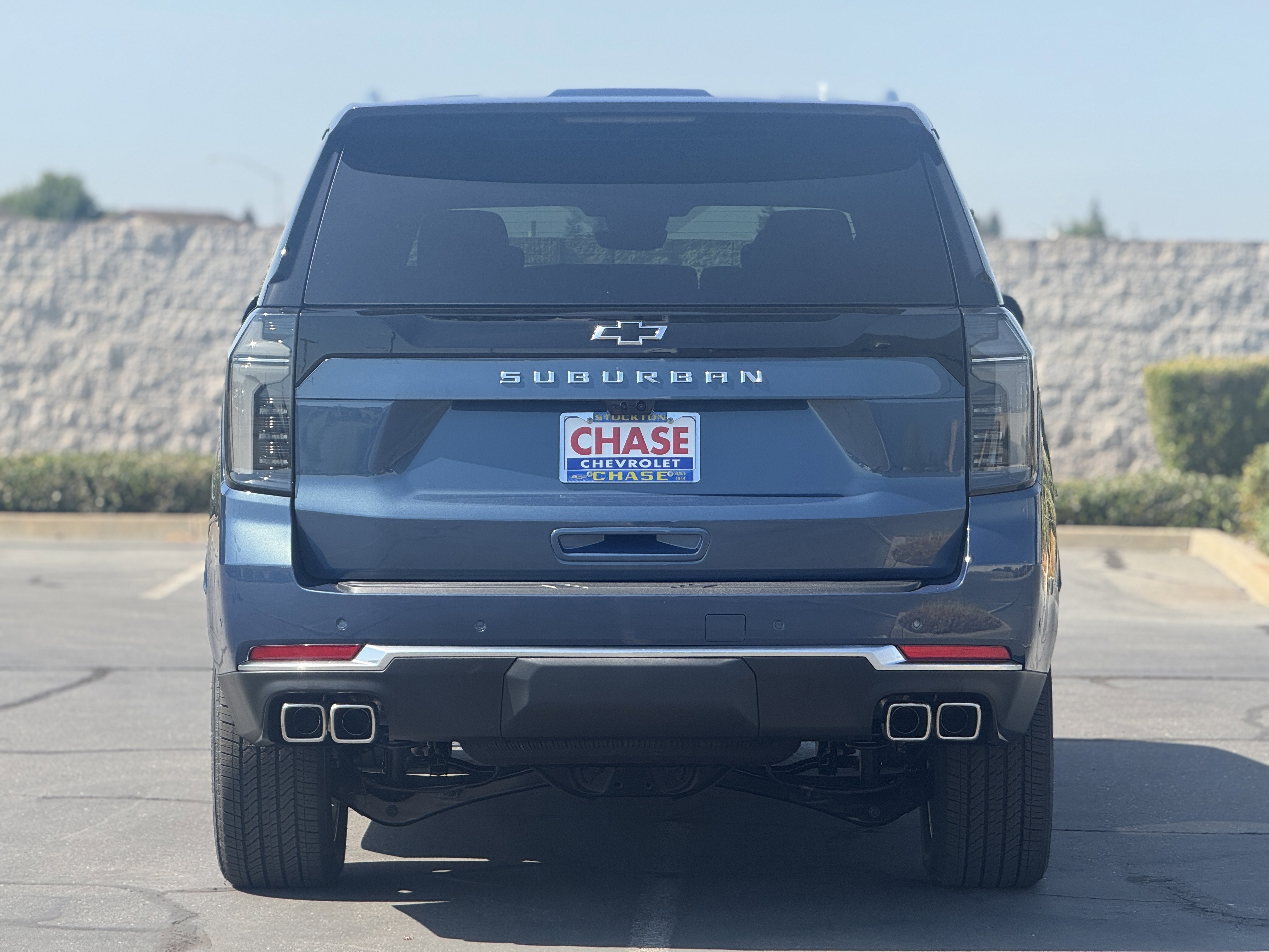 2025 Chevrolet Suburban High Country photo 2