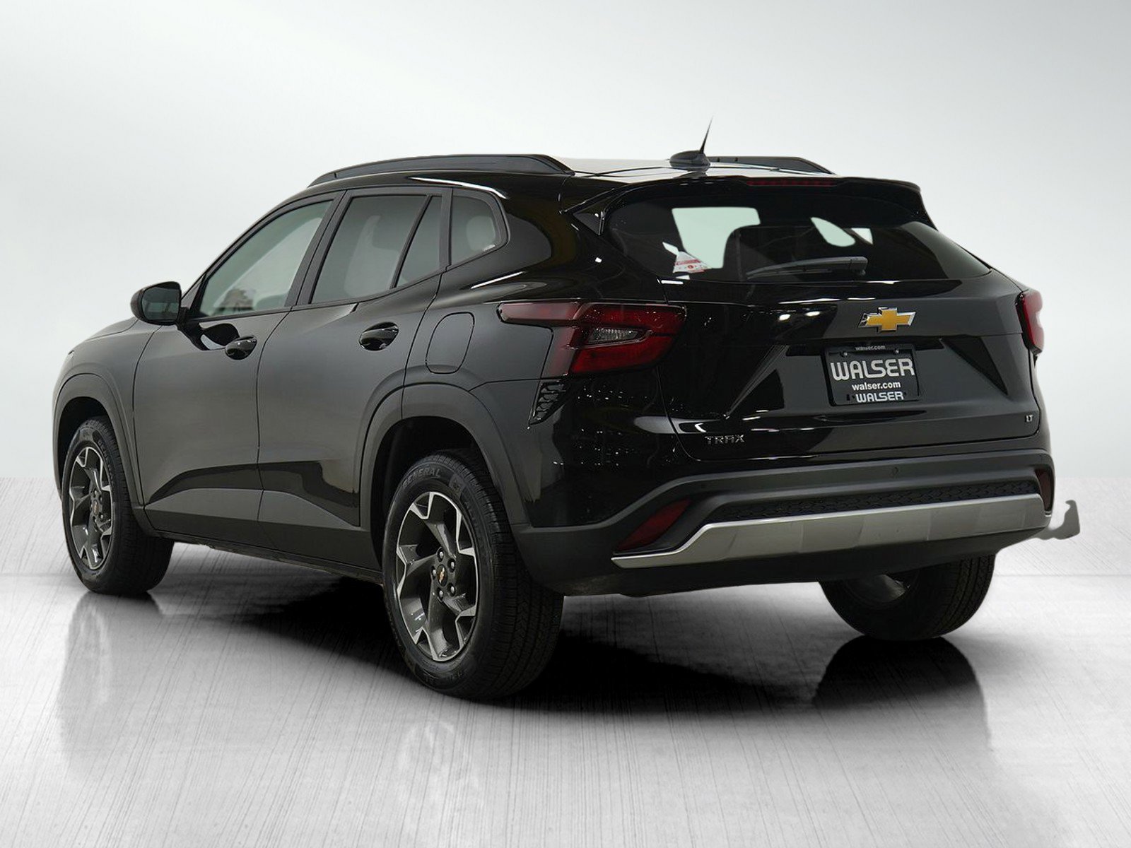 2024 Chevrolet Trax LT photo 3