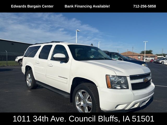 2013 Chevrolet Suburban 1500 LT photo 2
