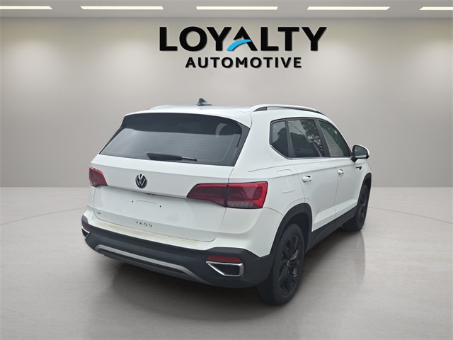 2024 Volkswagen Taos SE photo 5