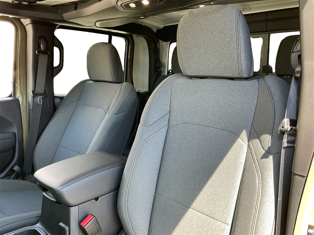 2025 Jeep Gladiator Sport S photo 25