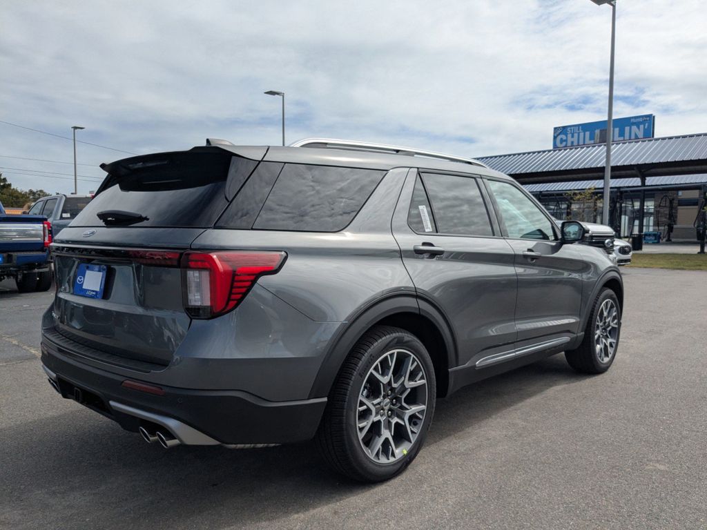 2025 Ford Explorer Platinum photo 3