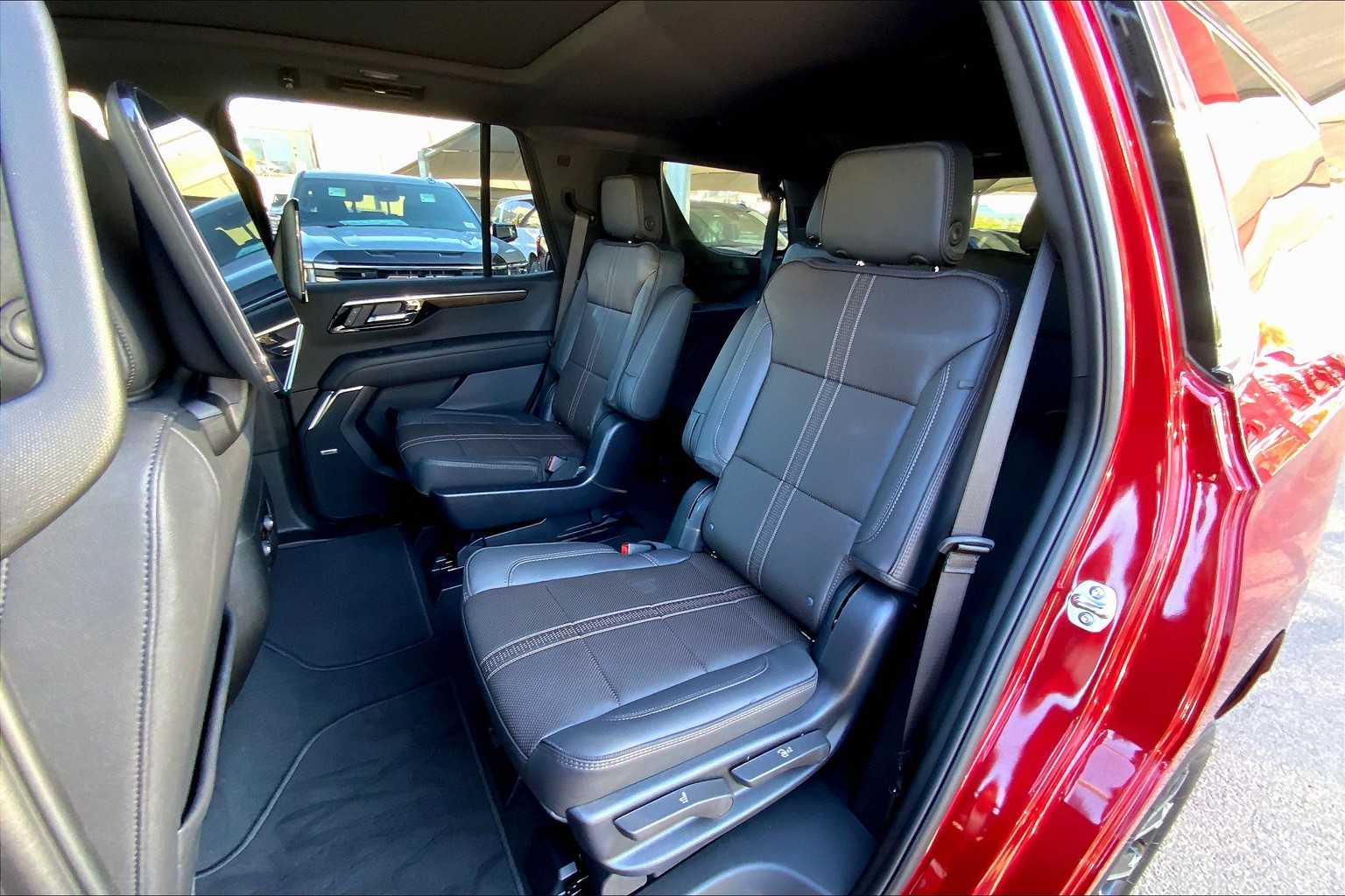 2025 Chevrolet Tahoe High Country photo 18