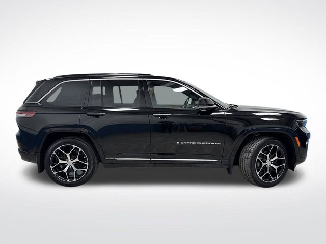 2025 Jeep Grand Cherokee Summit photo 2