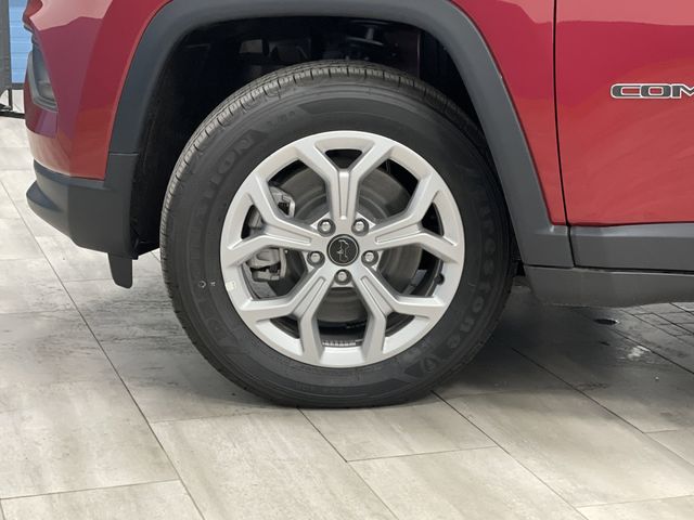 2025 Jeep Compass Latitude photo 34