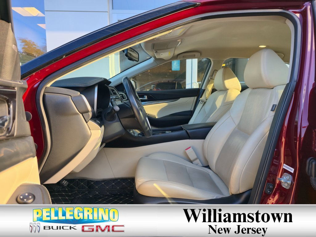 2019 Nissan Maxima SV photo 4