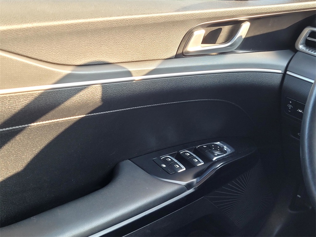 2023 Kia K5 GT-Line photo 30