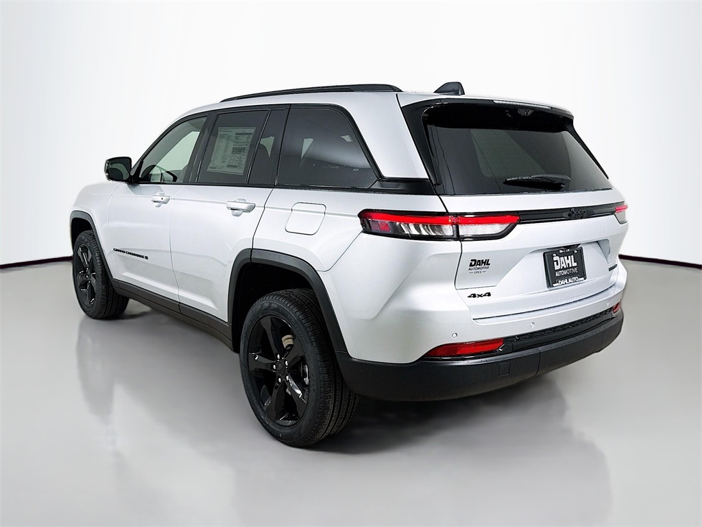 2025 Jeep Grand Cherokee Limited photo 4