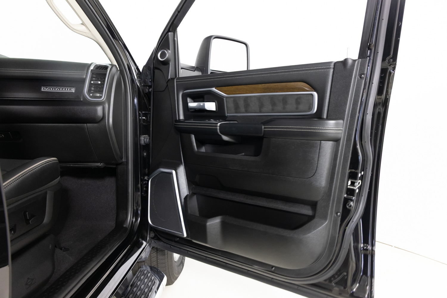 2024 Ram 2500 Laramie photo 11