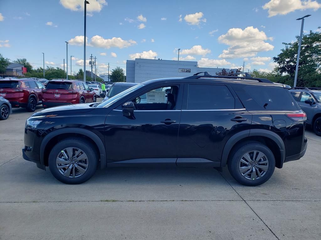 2025 Nissan Pathfinder SV photo 2