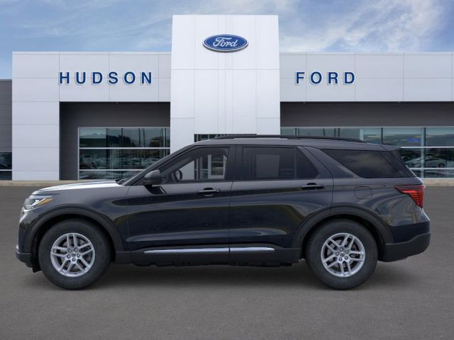 2025 Ford Explorer photo 3