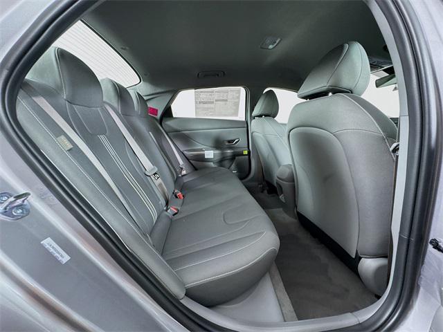 2025 Hyundai Elantra SEL Sport photo 32