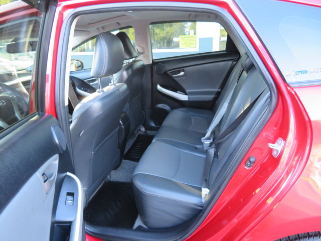 2015 Toyota Prius Four photo 17