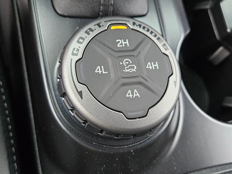 2024 Ford Bronco Outer Banks photo 21