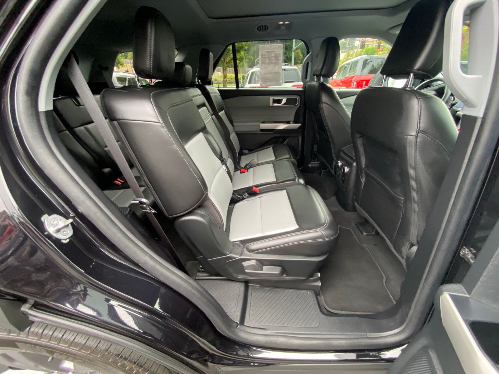 2022 Ford Explorer XLT photo 15
