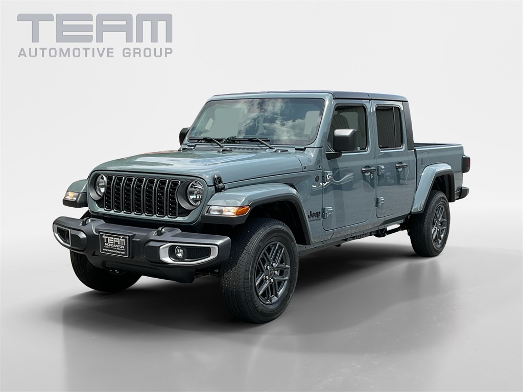 2025 Jeep Gladiator Sport S photo 3