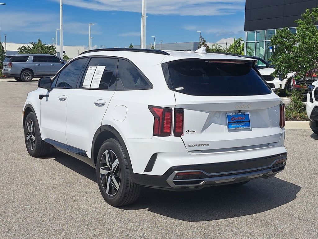 2023 Kia Sorento S photo 7