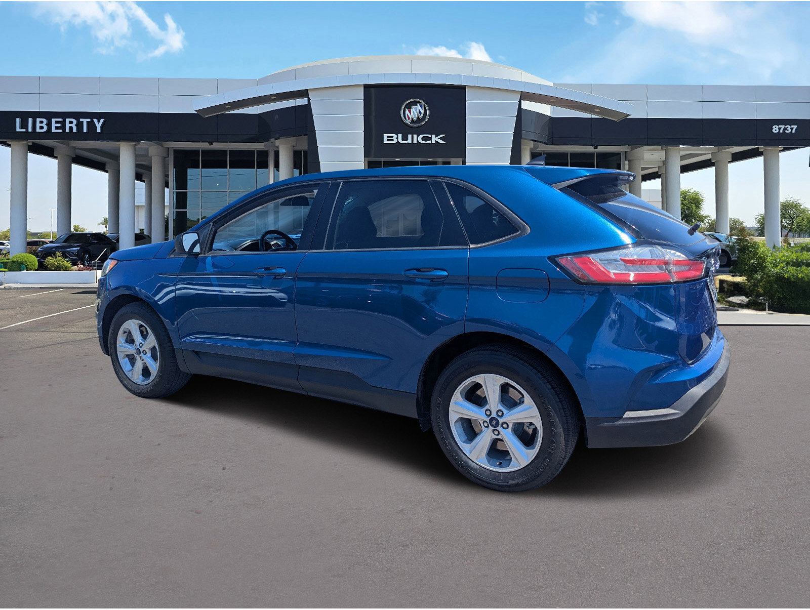 2022 Ford Edge SE photo 2