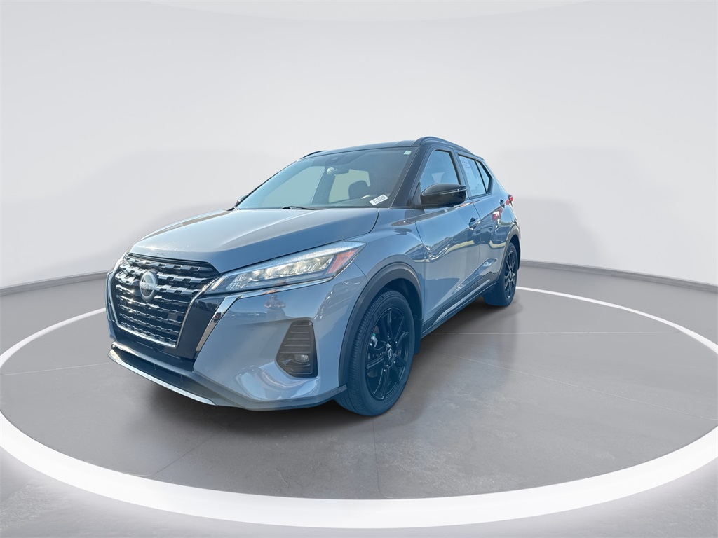 2023 Nissan Kicks SR photo 4