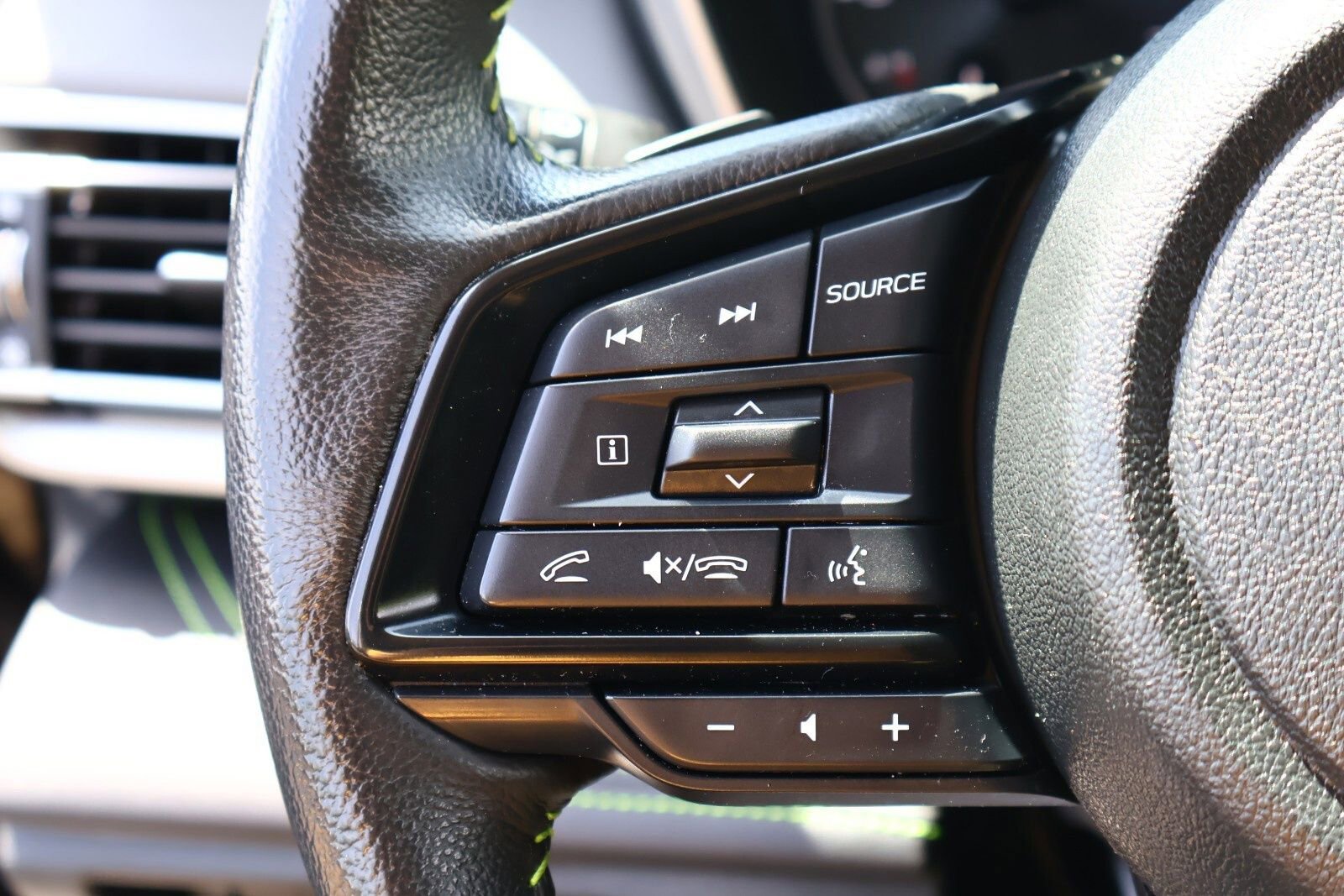 2024 Subaru Outback Onyx Edition photo 12