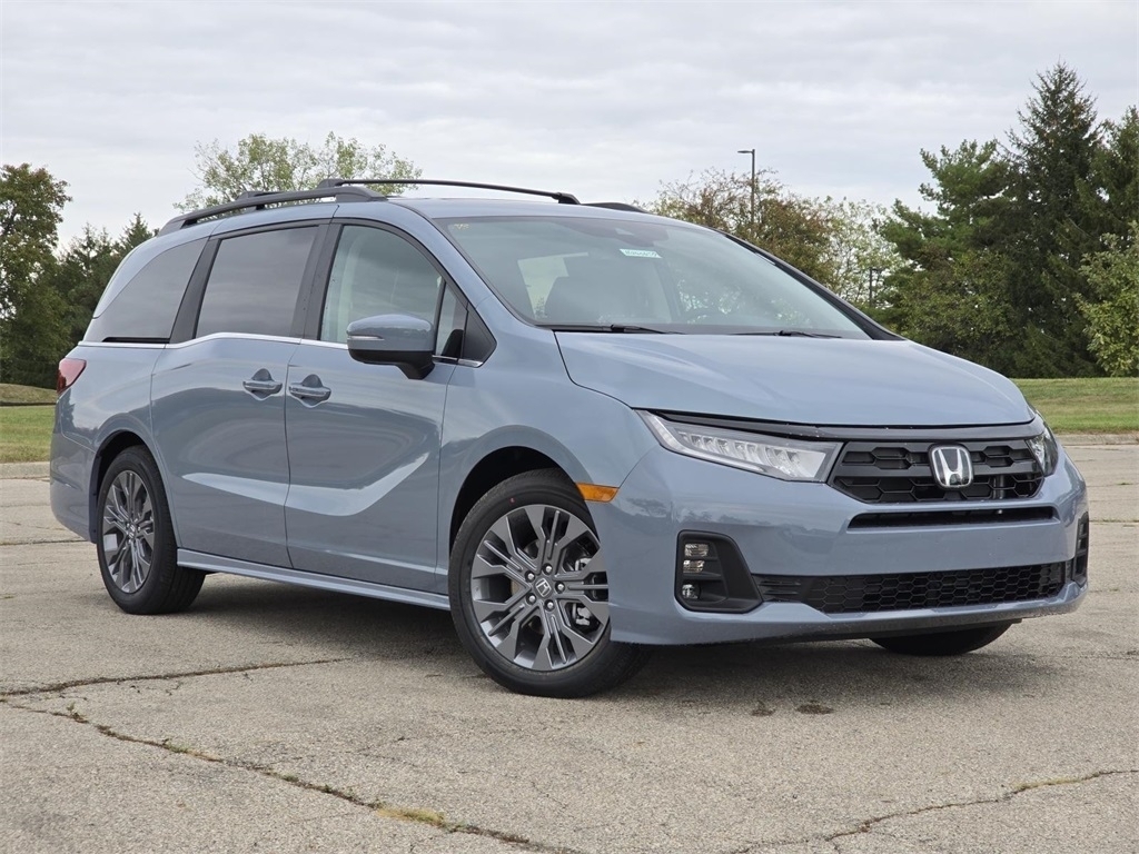 2026 Honda Odyssey Touring photo 2