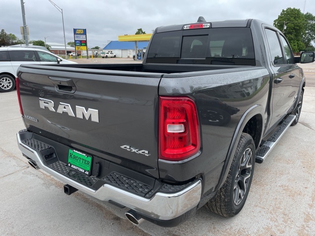 2025 Ram 1500 Laramie photo 3