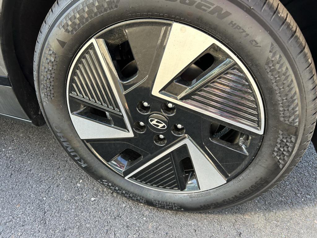 2025 Hyundai Ioniq 5 SEL photo 9
