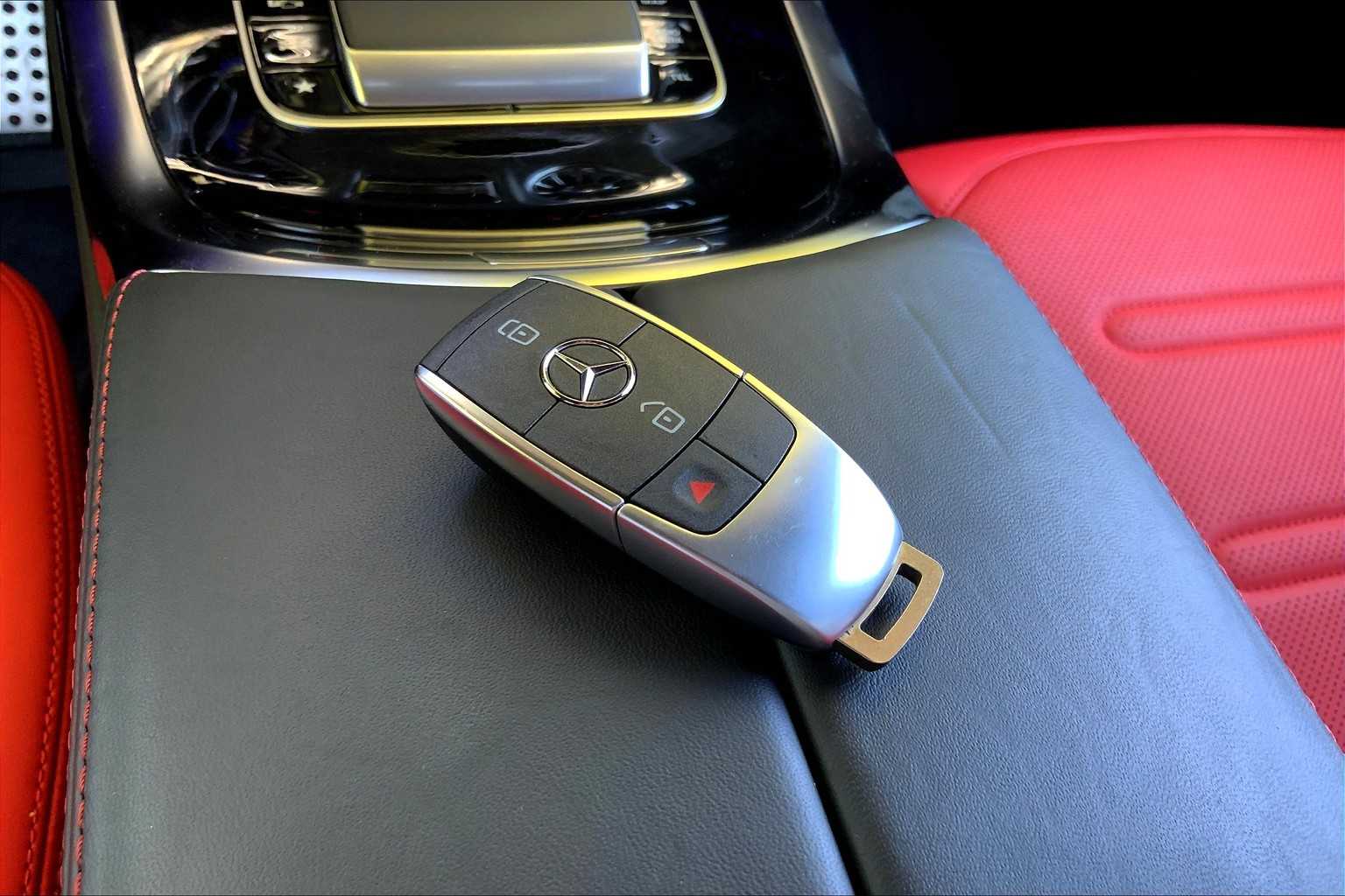 2025 Mercedes Benz G 550 photo 12