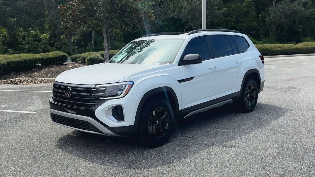 2025 Volkswagen Atlas Peak Edition SE photo 4