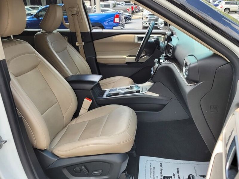 2022 Ford Explorer Limited photo 15