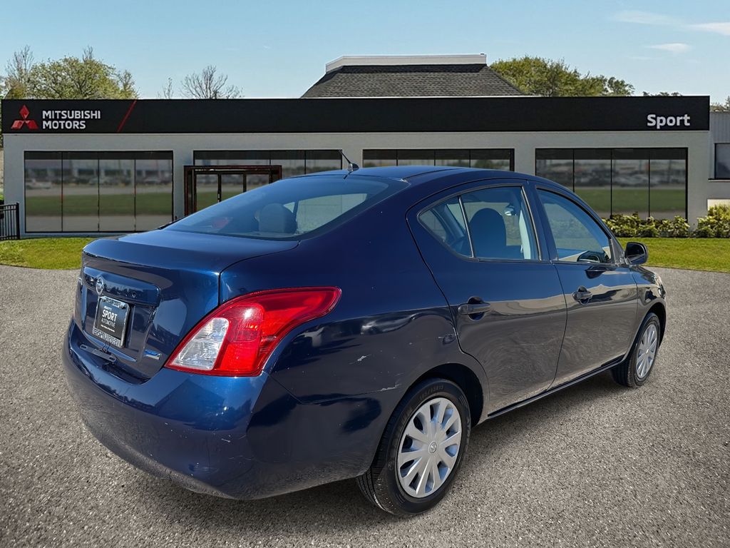 2012 Nissan Versa 1.6 S photo 3