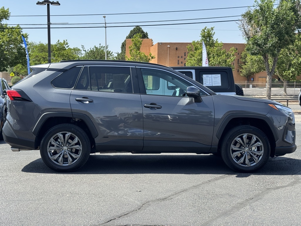 2024 Toyota RAV4 Hybrid XLE Premium photo 4