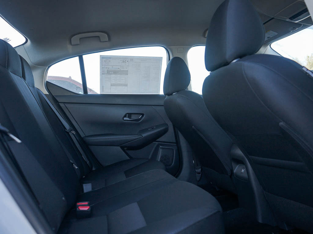 2025 Nissan Sentra SV photo 10