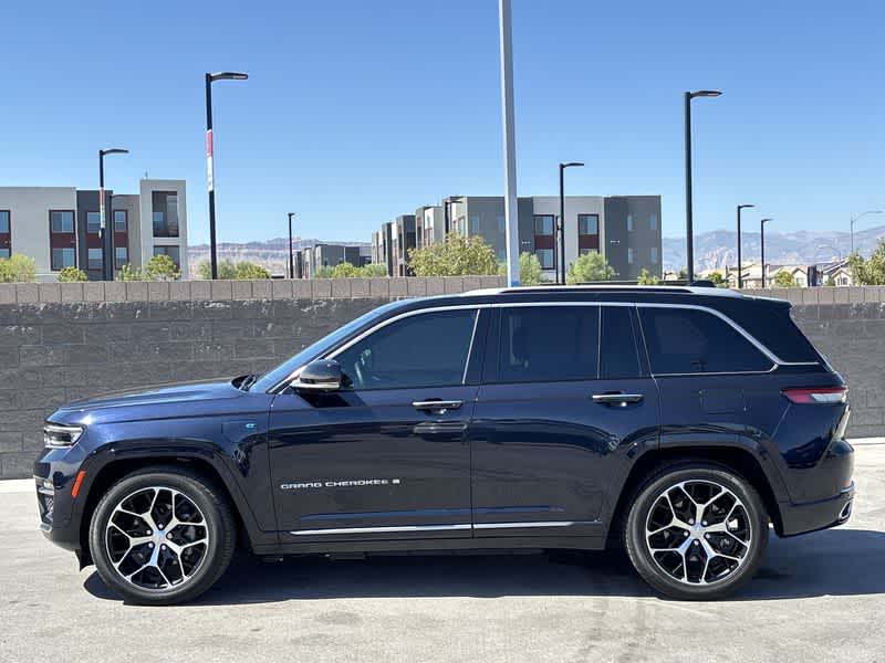 2023 Jeep Cherokee photo 5