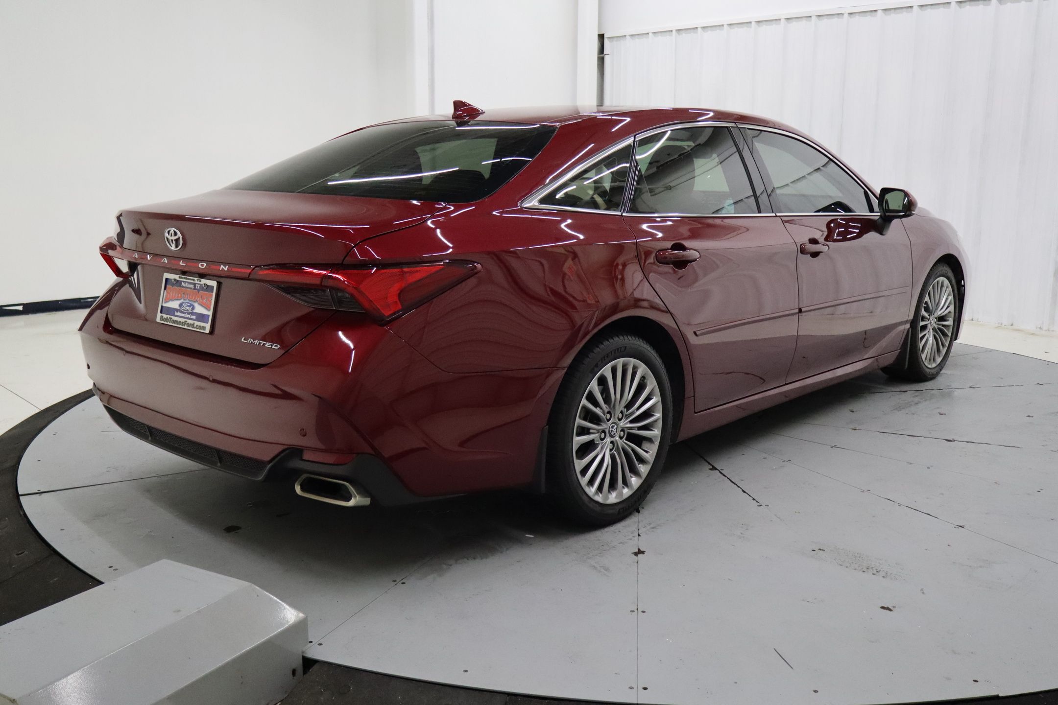 2019 Toyota Avalon Limited photo 3