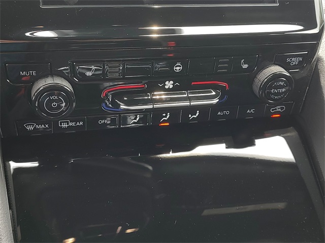 2025 Jeep Grand Cherokee Laredo Altitude photo 17