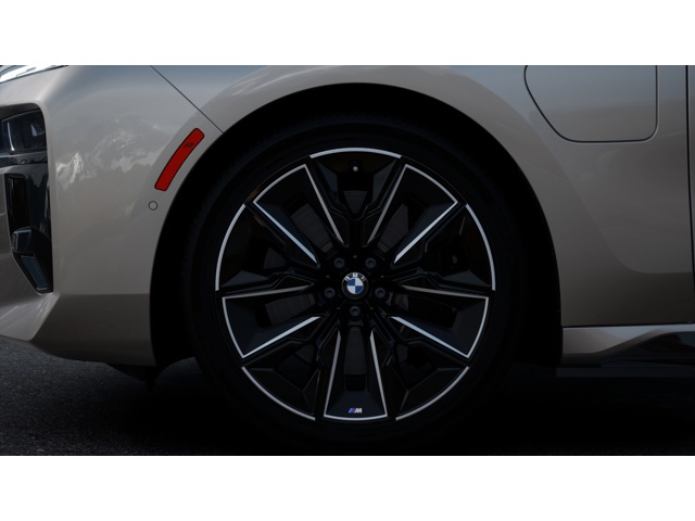 2026 Bmw 750e photo 2