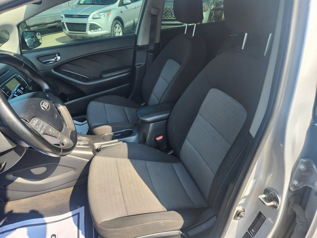 2016 Kia Forte EX photo 17